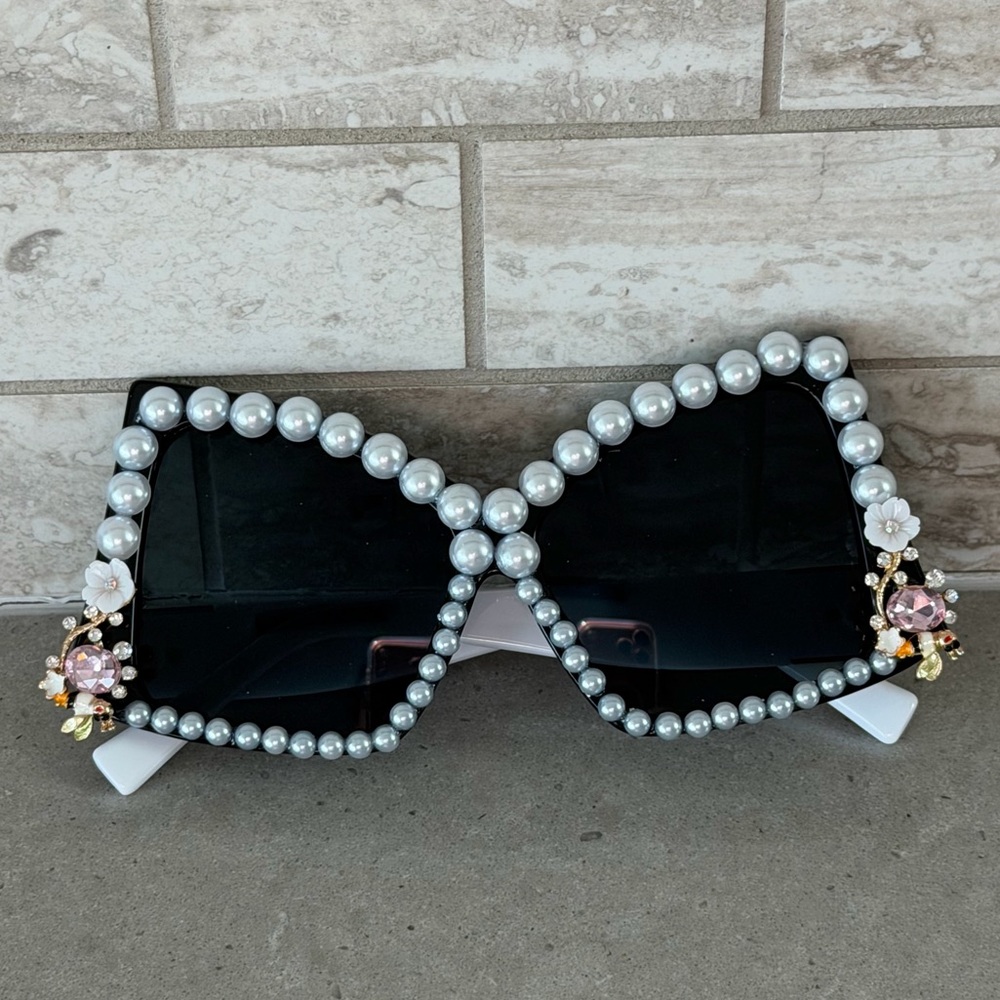 NEW Pearl Embellished Sunglasses